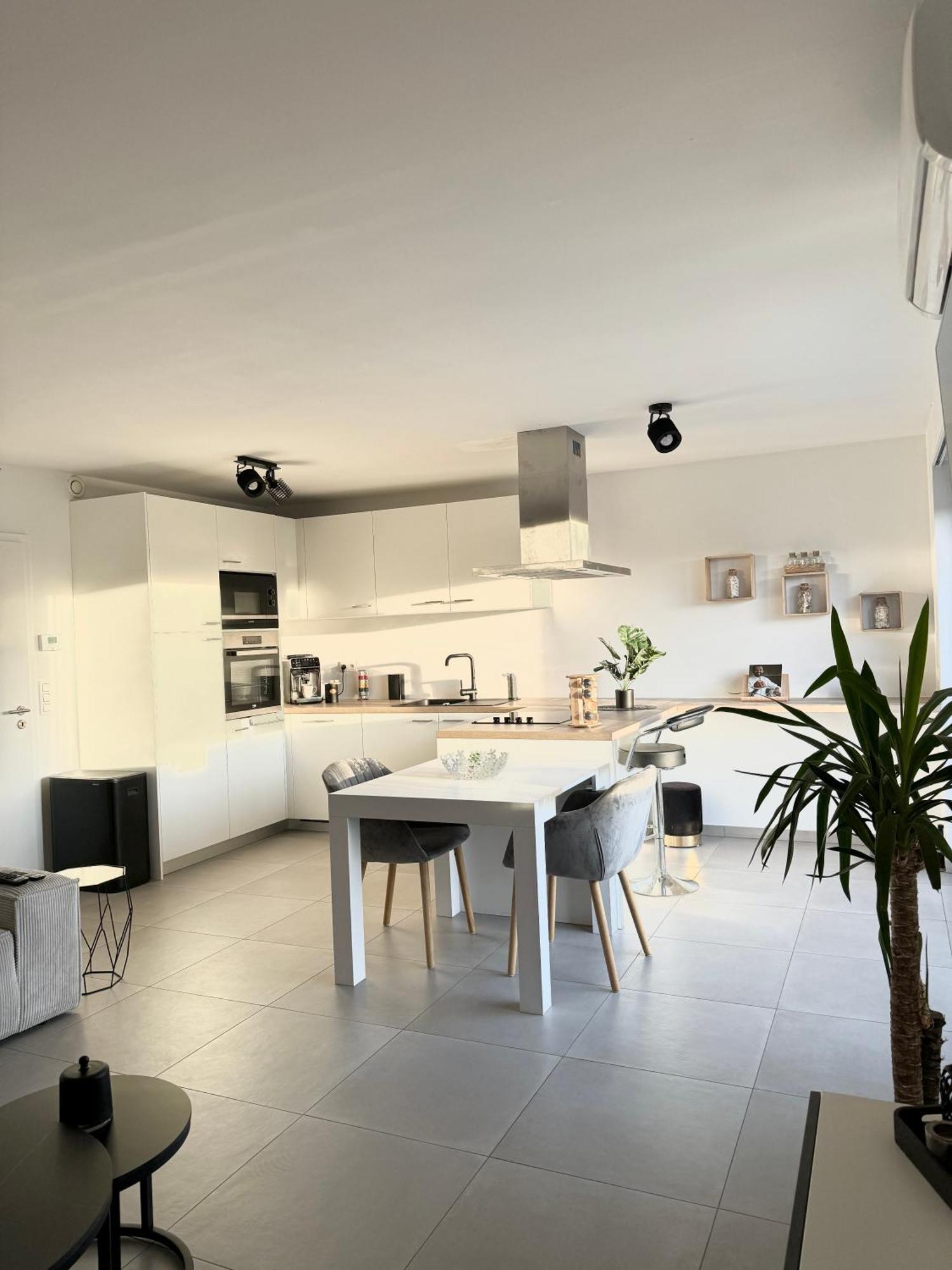 Apartment Liege Luxe & Jacuzzi Sous Les Etoiles *