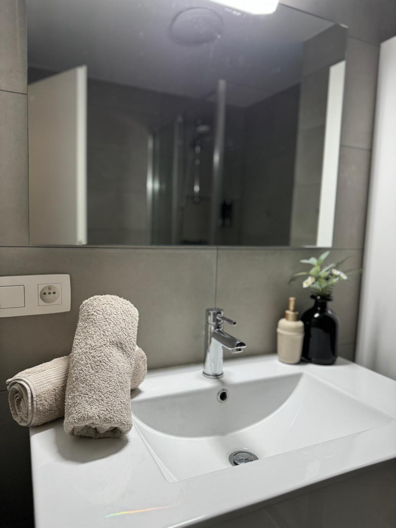 Liege Luxe & Jacuzzi Sous Les Etoiles Saint-Nicolas (Liege)